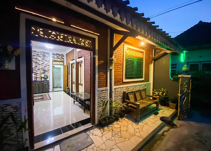 Omah Tukangan Homestay